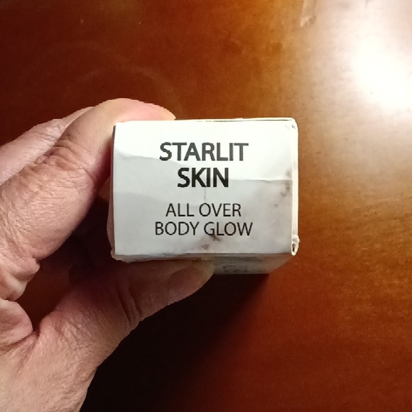 GIVE THEM LALA BEAUTY ✨(BODY GLOW) ✨ - Picture 5 of 12